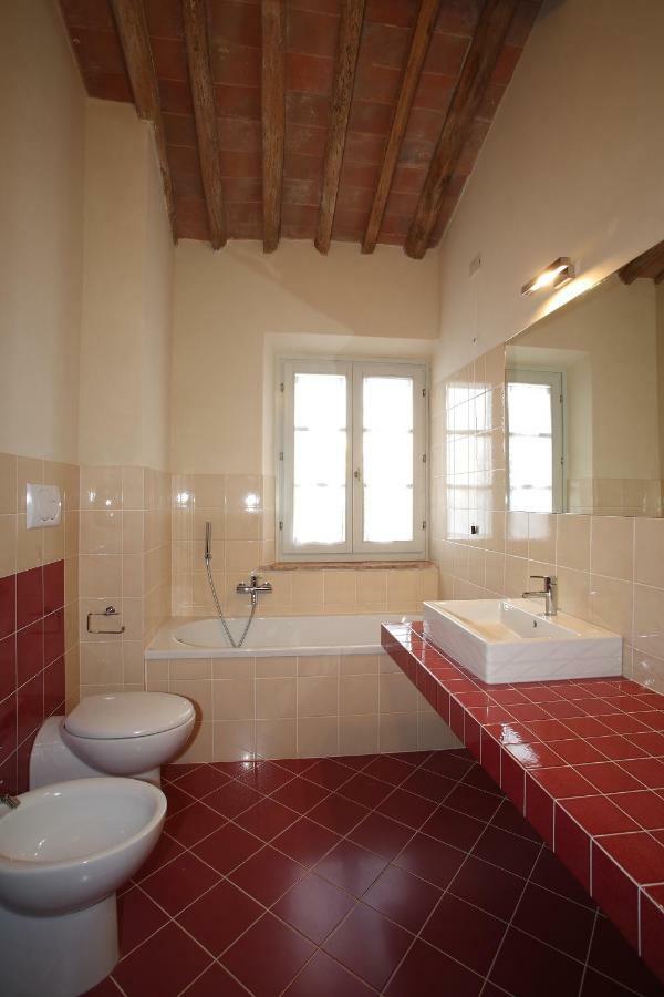 Agriturismo Podere La Casa Palaia Luaran gambar