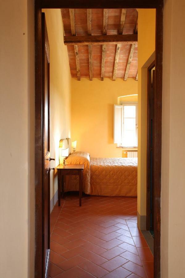 Agriturismo Podere La Casa Palaia Luaran gambar
