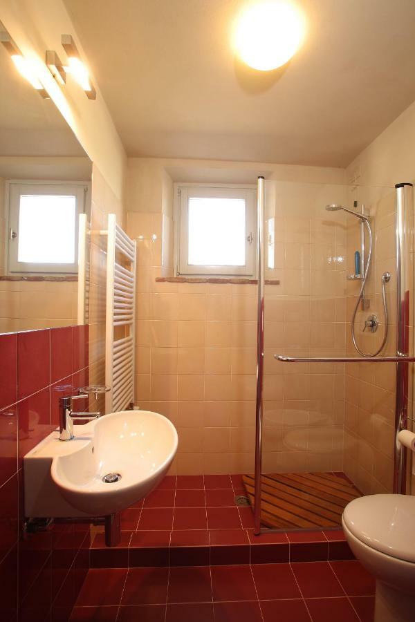 Agriturismo Podere La Casa Palaia Luaran gambar